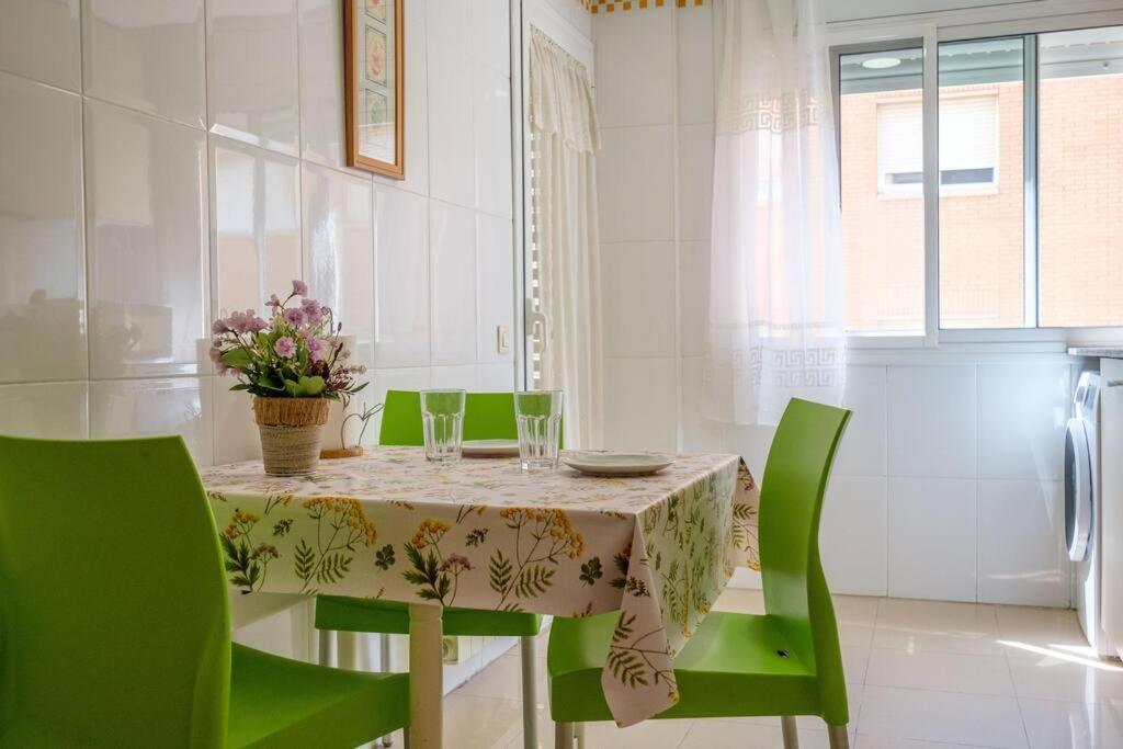 Apartamento En Complejo Residencial, Con Piscina. Salou Exteriér fotografie