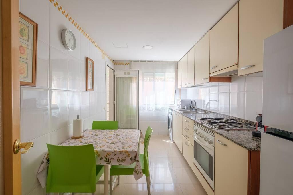 Apartamento En Complejo Residencial, Con Piscina. Salou Exteriér fotografie